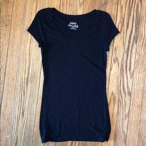 Black short sleeve tee
